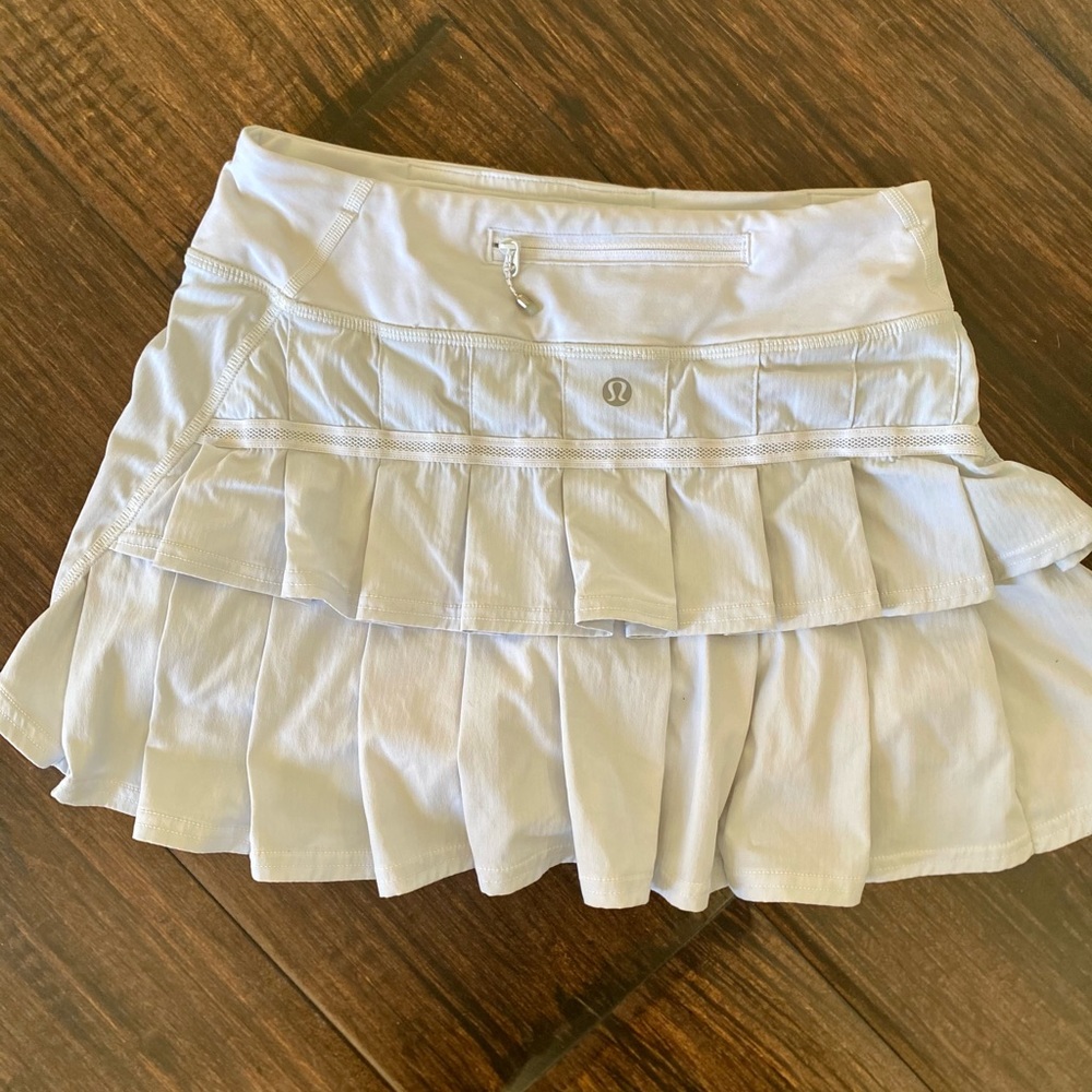 Lululemon tennis skirt size 2